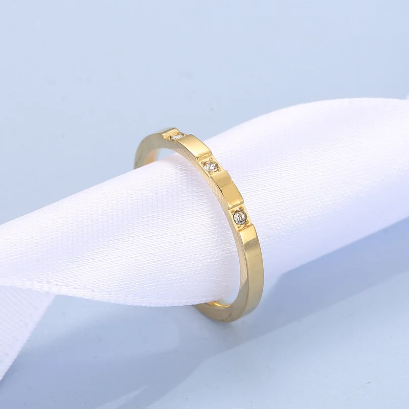 Модерен пръстен от неръждаема стомана за мъже и жени Gold Rose gold Silver цвят Кръгли Годежни пръстени с кристали, Пръстени, Бижута Подаръци - 4