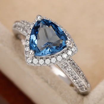 Вечният женски сватбена Тенденция Любовни пръстени с триъгълен геометрични Синьо Кубическим Цирконием Прекрасни декорации за юбилейна партита