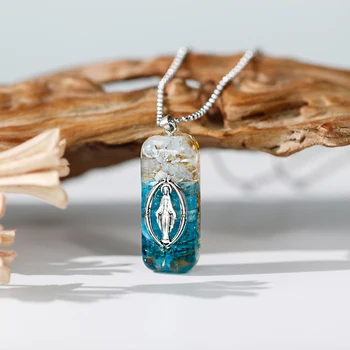 Колие с окачване на Дева Мария с кристал апатита - Колие Дева мария за жени - Талисман за богатство и религиозен