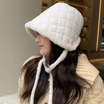 Корейската версия на Ретро-клетчатых шапки със защитата на ушите, есен-зима на топло и кадифено дамски шапки за пътуване на открито с хубав каишка