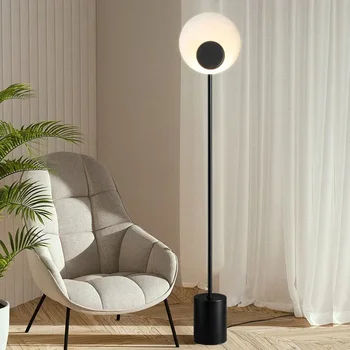 Лампиона в скандинавски минимализме, разтегателен диван в хола, ъглов дизайн, усещане за атмосфера, светлина, Луксозна настолна лампа за спални