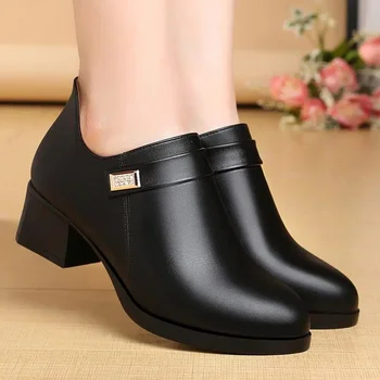 Дамски ежедневни обувки от висококачествена черна лачена кожа с кръгло бомбе на квадратен ток, дамски модни есенно-зимни обувки Botas Femininas E790d
